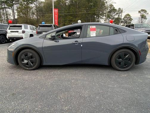 2026 Toyota Prius Plug-In Hybrid SE