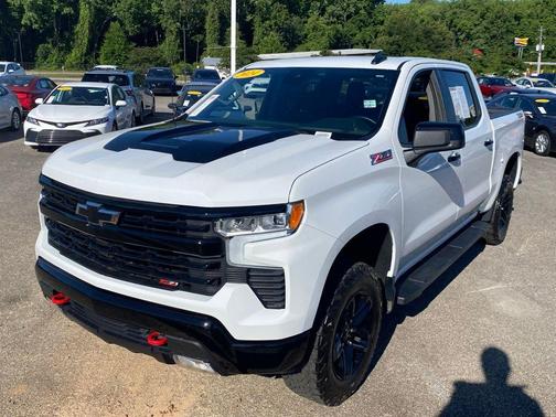 Summit White 2024 Chevrolet Silverado 1500 LT Trail Boss