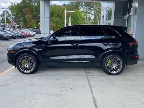2018 Porsche Cayenne S Platinum Edition