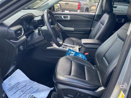 Silver Metallic 2024 Ford Explorer XLT