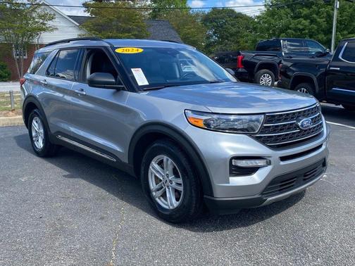 Silver Metallic 2024 Ford Explorer XLT