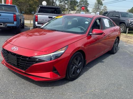 2022 Hyundai ELANTRA SEL