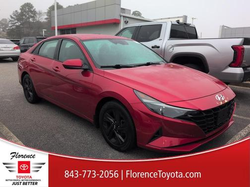 2022 Hyundai ELANTRA SEL