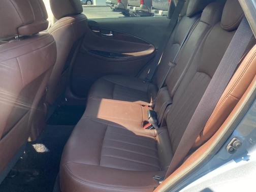 2017 INFINITI QX50 Base