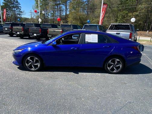 2023 Hyundai ELANTRA SEL