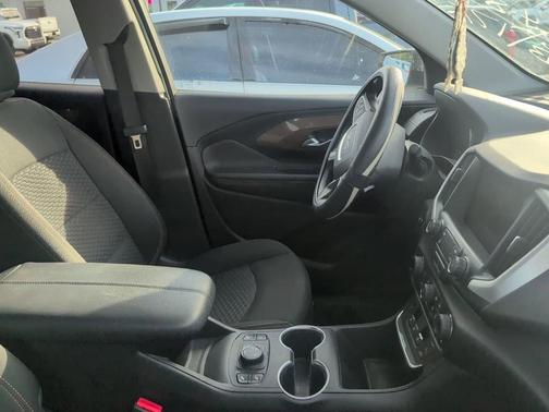 Summit White 2020 GMC Terrain SLE