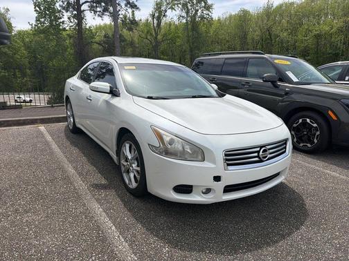 Pearl White 2014 Nissan Maxima SV