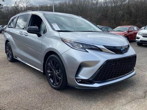 2024 Toyota Sienna XSE 7 Passenger