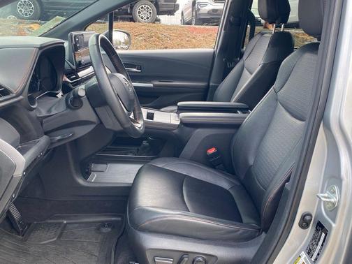 2024 Toyota Sienna XSE 7 Passenger