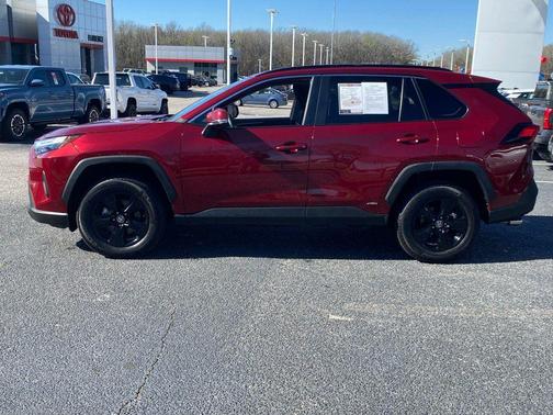 2025 Toyota RAV4 Hybrid XLE