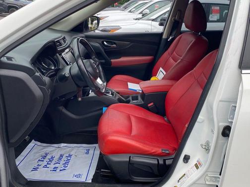 Glacier White 2019 Nissan Rogue S