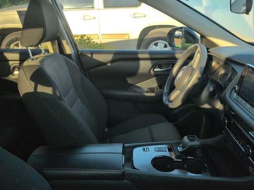 Black 2024 Nissan Rogue SV