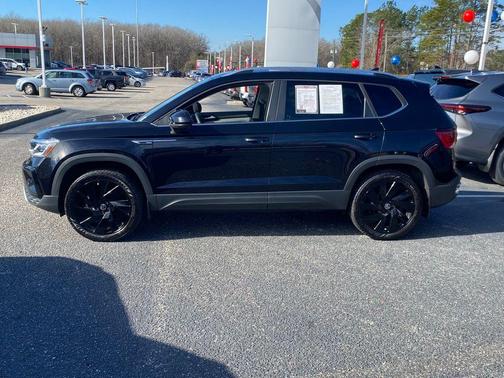 2024 Volkswagen Taos 1.5T SEL