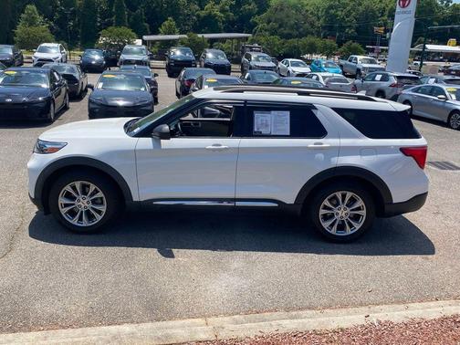 White Metallic 2020 Ford Explorer XLT