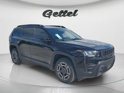 Diamond Black Crystal Pearlcoat 2026 Jeep Cherokee Laredo 4x4