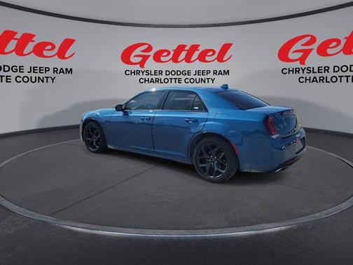 2023 Chrysler 300 Touring