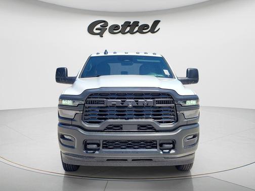 Bright White Clearcoat 2026 RAM 3500 Tradesman Crew Cab 4x4 8' Box