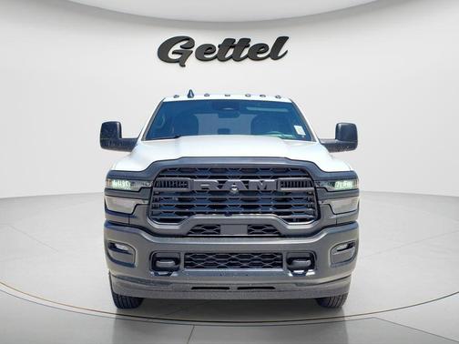 Bright White Clearcoat 2026 RAM 3500 Tradesman Crew Cab 4x4 8' Box