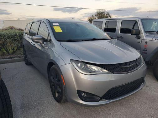 2020 Chrysler Pacifica Touring