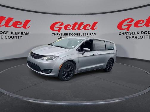 2020 Chrysler Pacifica Touring