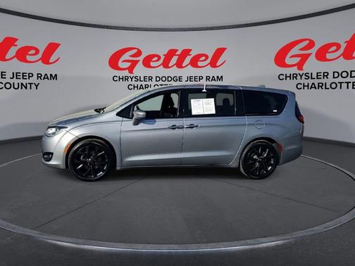 2020 Chrysler Pacifica Touring