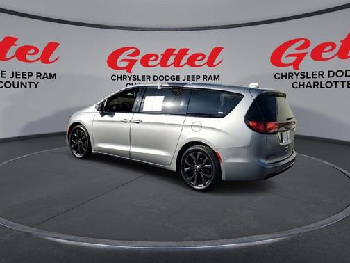 2020 Chrysler Pacifica Touring