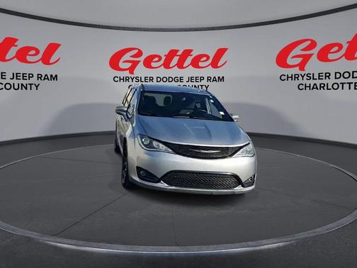 2020 Chrysler Pacifica Touring