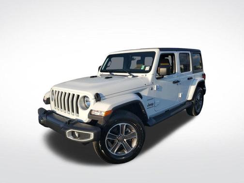 Bright White Clearcoat 2023 Jeep Wrangler 4-Door Sahara 4x4