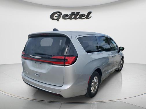 Silver Mist Clearcoat 2024 Chrysler Pacifica Touring L