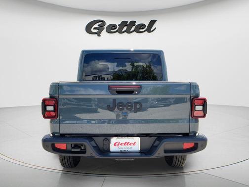 Anvil Clearcoat 2026 Jeep Gladiator Sport S