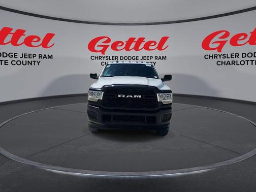 2022 RAM 2500 Tradesman Crew Cab 4x4 6'4' Box