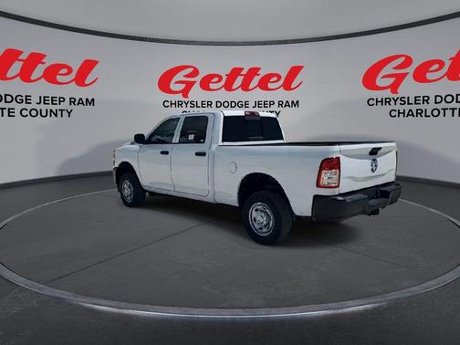 2022 RAM 2500 Tradesman Crew Cab 4x4 6'4' Box