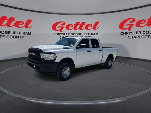 2022 RAM 2500 Tradesman Crew Cab 4x4 6'4' Box