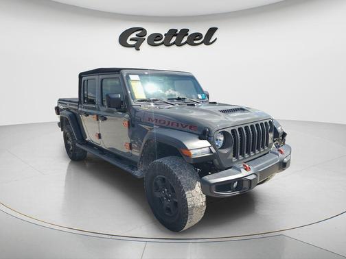 Sting-Gray Clearcoat 2022 Jeep Gladiator Mojave 4x4