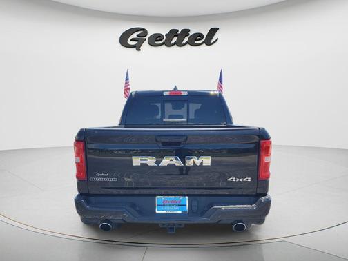 Diamond Black Crystal Pearlcoat 2025 RAM 1500 Big Horn/Lone Star