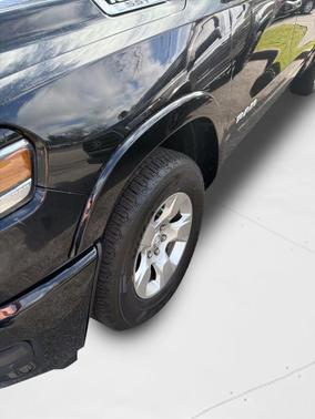 Diamond Black Crystal Pearlcoat 2025 RAM 1500 Big Horn/Lone Star