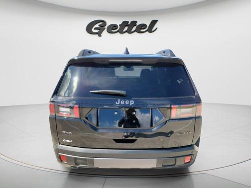 Diamond Black Crystal Pearlcoat 2026 Jeep Cherokee Limited