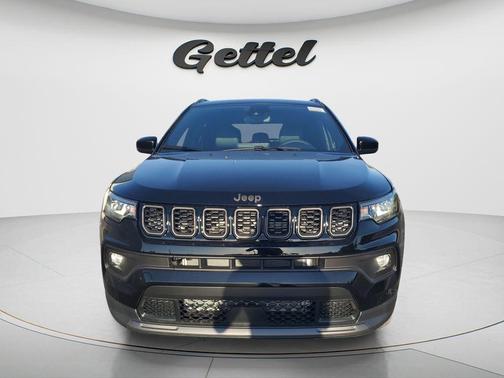 Diamond Black Crystal Pearlcoat 2026 Jeep Compass Latitude