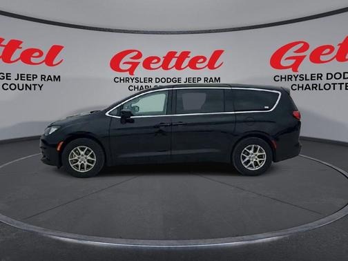 2024 Chrysler Voyager LX