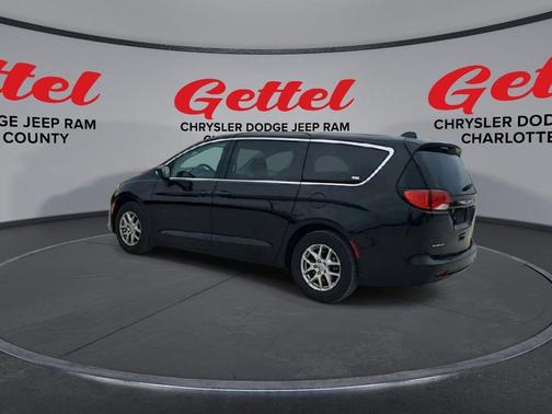 2024 Chrysler Voyager LX