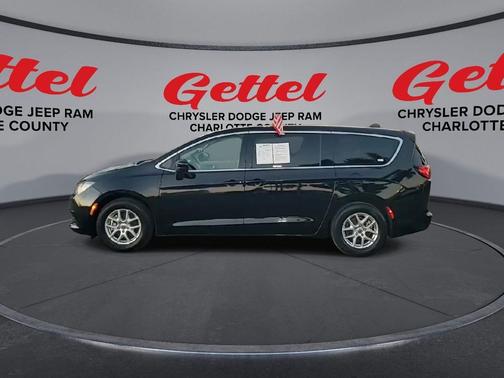 2024 Chrysler Voyager LX