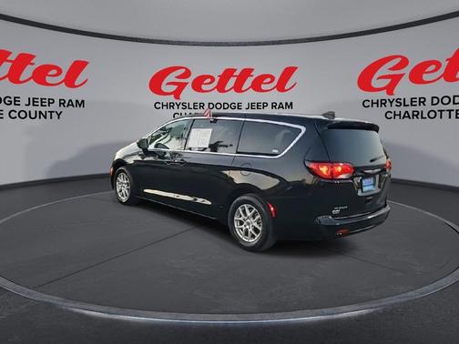 2024 Chrysler Voyager LX