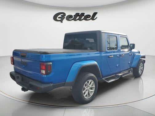 Hydro Blue Pearlcoat 2023 Jeep Gladiator Sport S