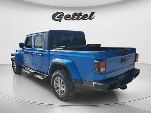 Hydro Blue Pearlcoat 2023 Jeep Gladiator Sport S
