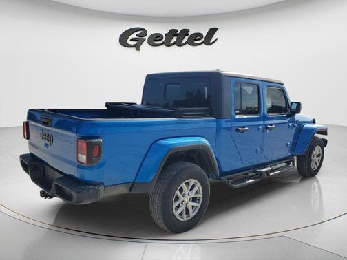 Hydro Blue Pearlcoat 2023 Jeep Gladiator Sport S