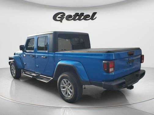 Hydro Blue Pearlcoat 2023 Jeep Gladiator Sport S