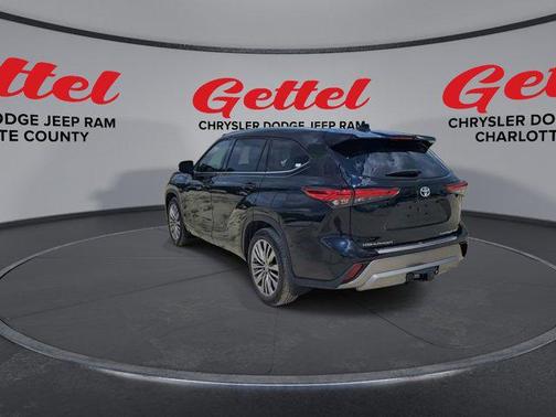 2022 Toyota Highlander Platinum