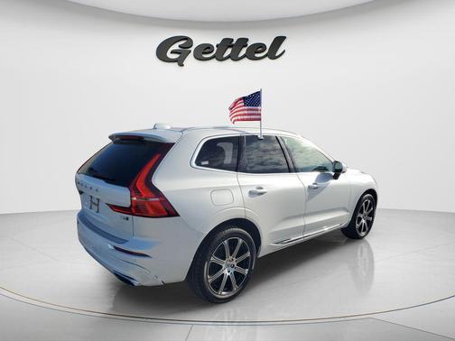 Crystal White Metallic 2021 Volvo XC60 T5 Inscription