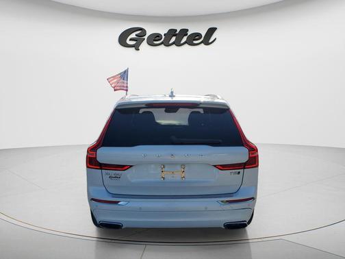 Crystal White Metallic 2021 Volvo XC60 T5 Inscription