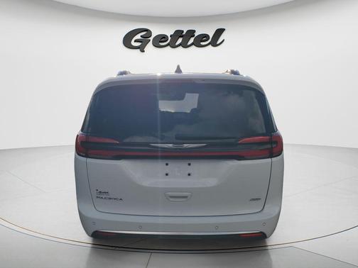 2024 Chrysler Pacifica L